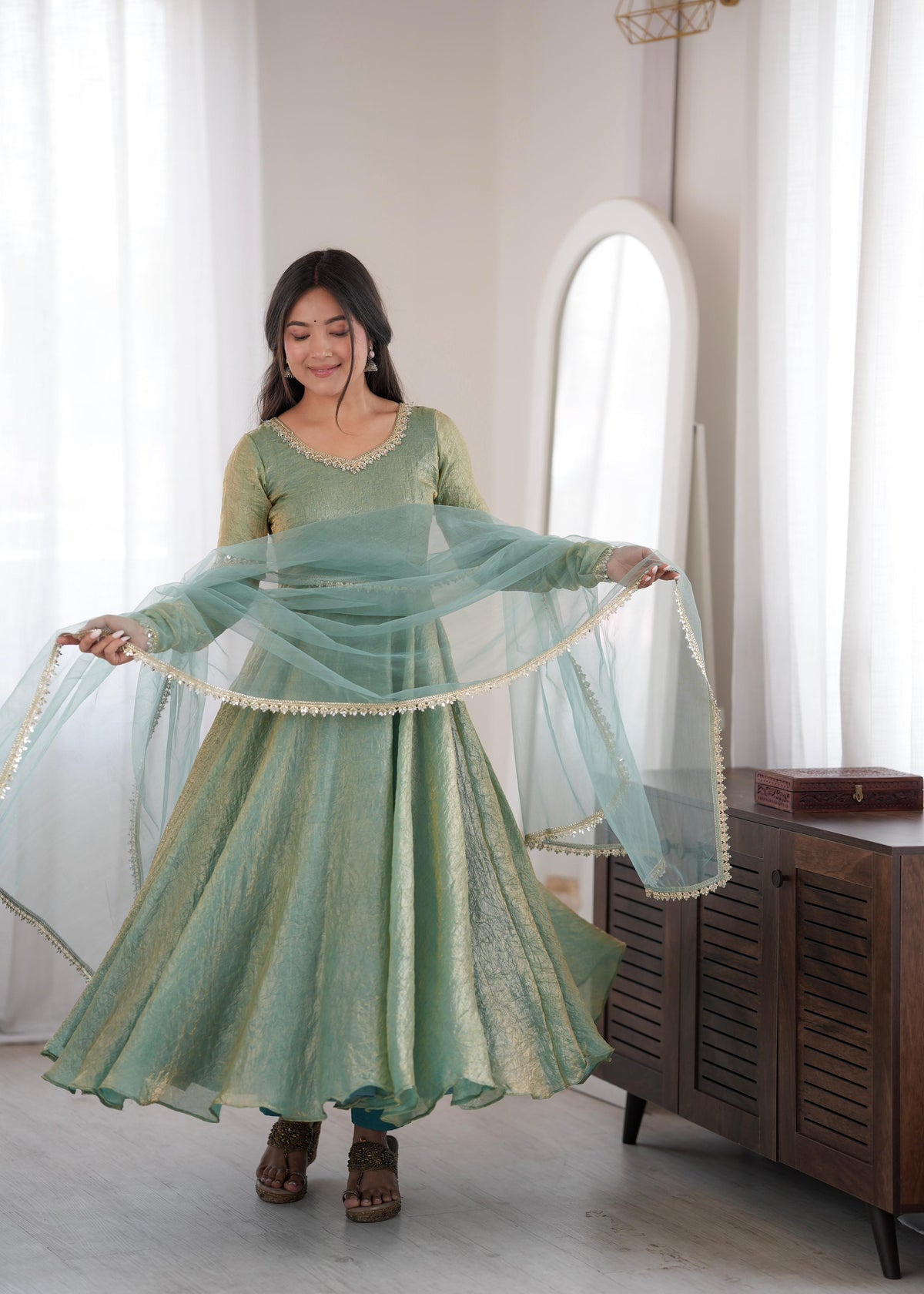 Robe Anarkali Ishq
