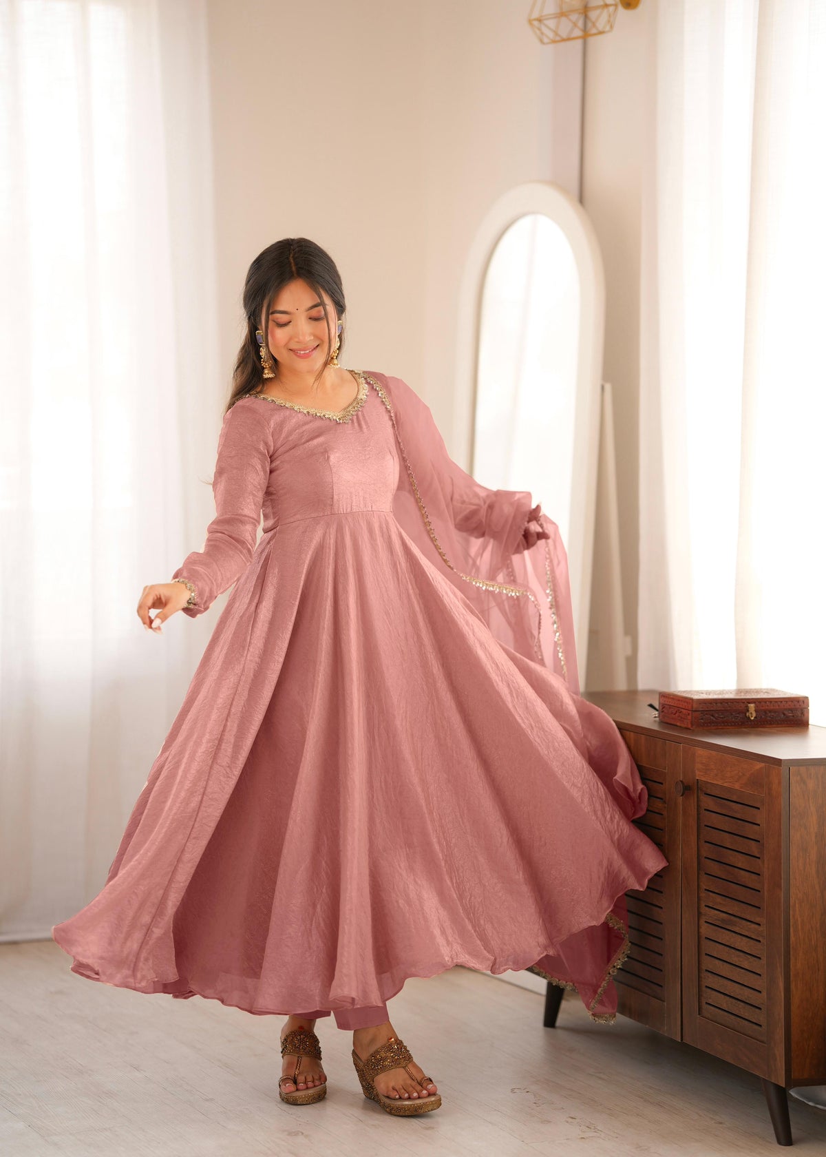 Robe Anarkali Ishq