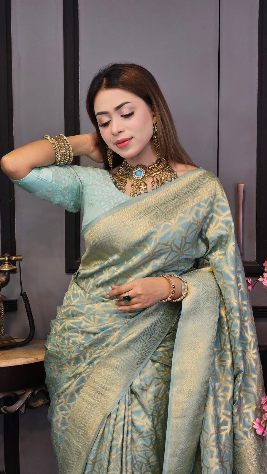 Sari Banarasi Meera