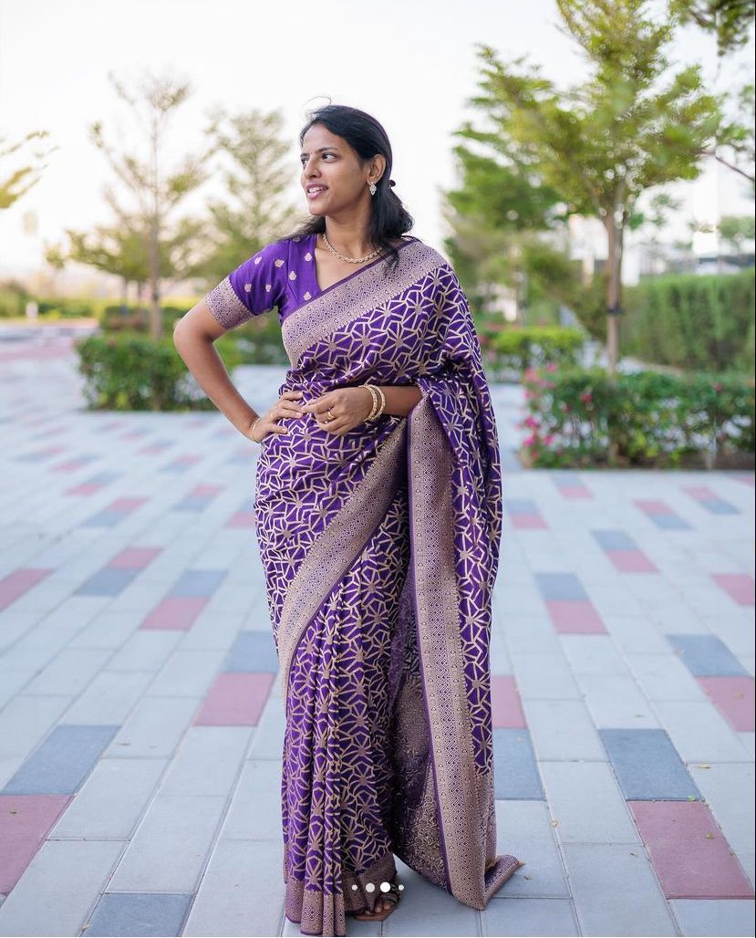 Sari Banarasi Meera